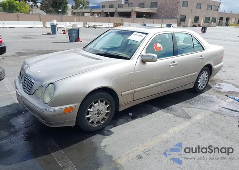 2001 Mercedes-Benz E 320 z USA, uszkodzony, nr VIN WDBJF65J11B246115